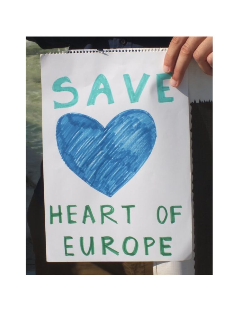 16-17.05.2018 – Прожекция „Blue heart“ и Международен протест
