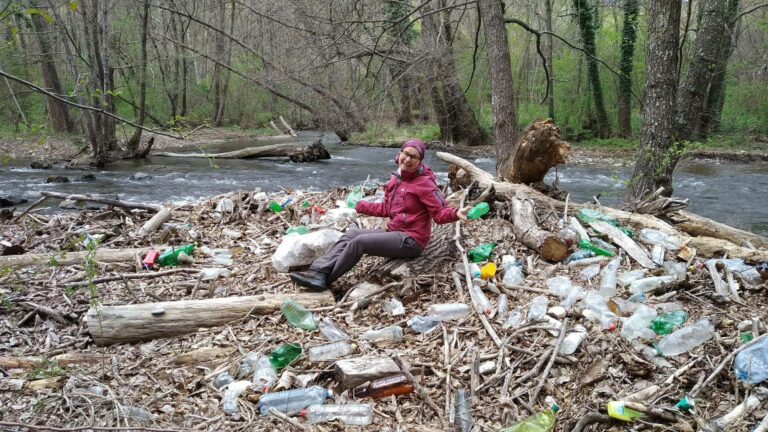 20.04.2019 – Почистване от битови отпадъци на река Драговищица